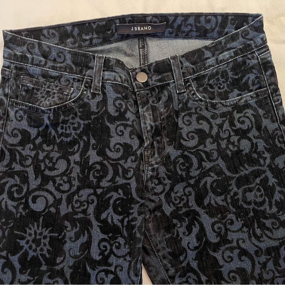J Brand “The Skinny” in Black Velvet Brocade Stovepipe Jeans - Picture 8 of 10
